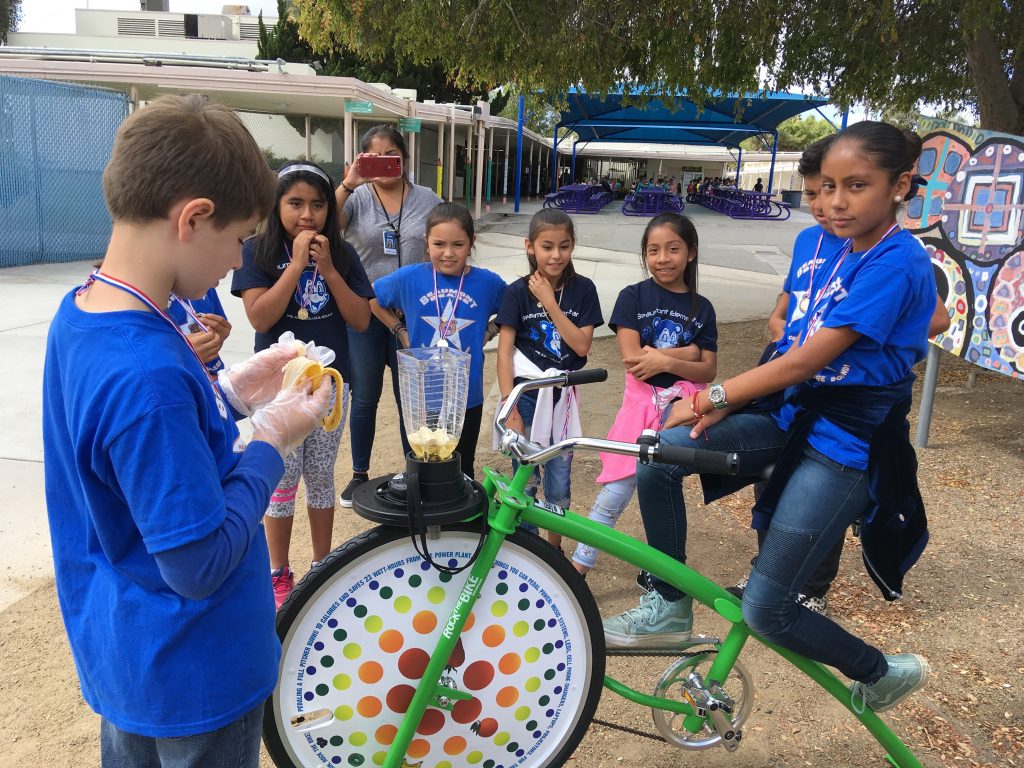 Students with bike blender